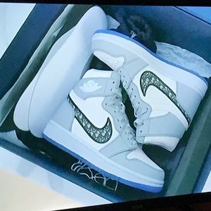 Meet your Posher, Danel